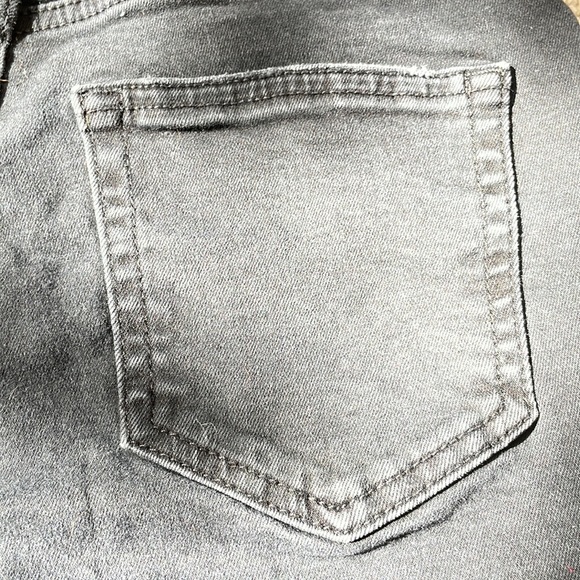 Forever 21 high wasted black jeans. Super cute! - Picture 3 of 3